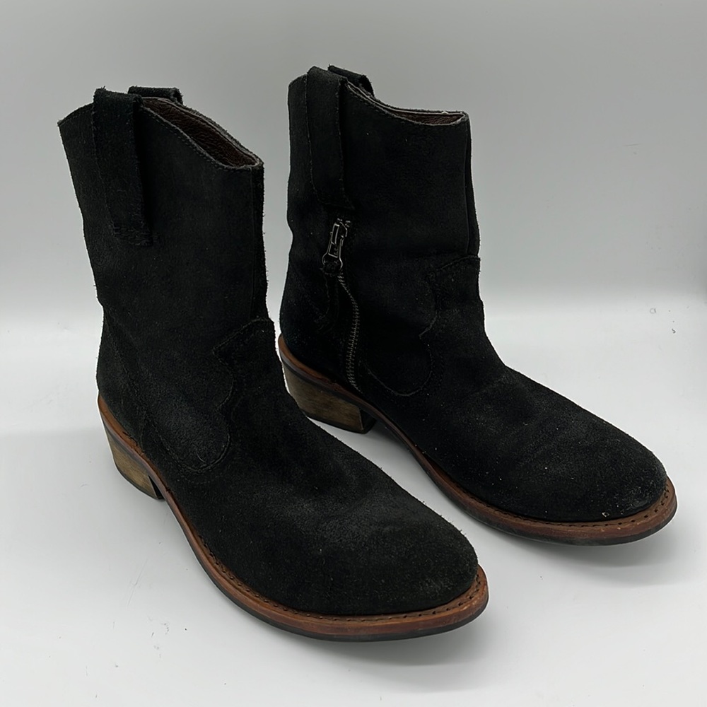 Women's Bussola Black Suede Booties. sz 39